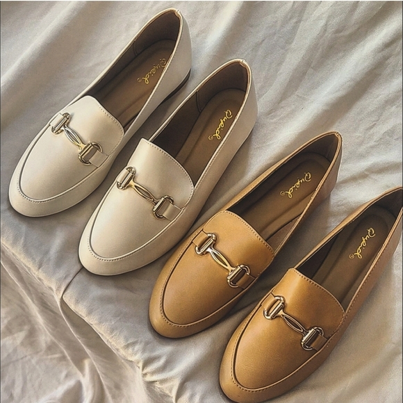 🚨FEW PAIRS LEFT// Stone loafer Flat - Picture 3 of 7